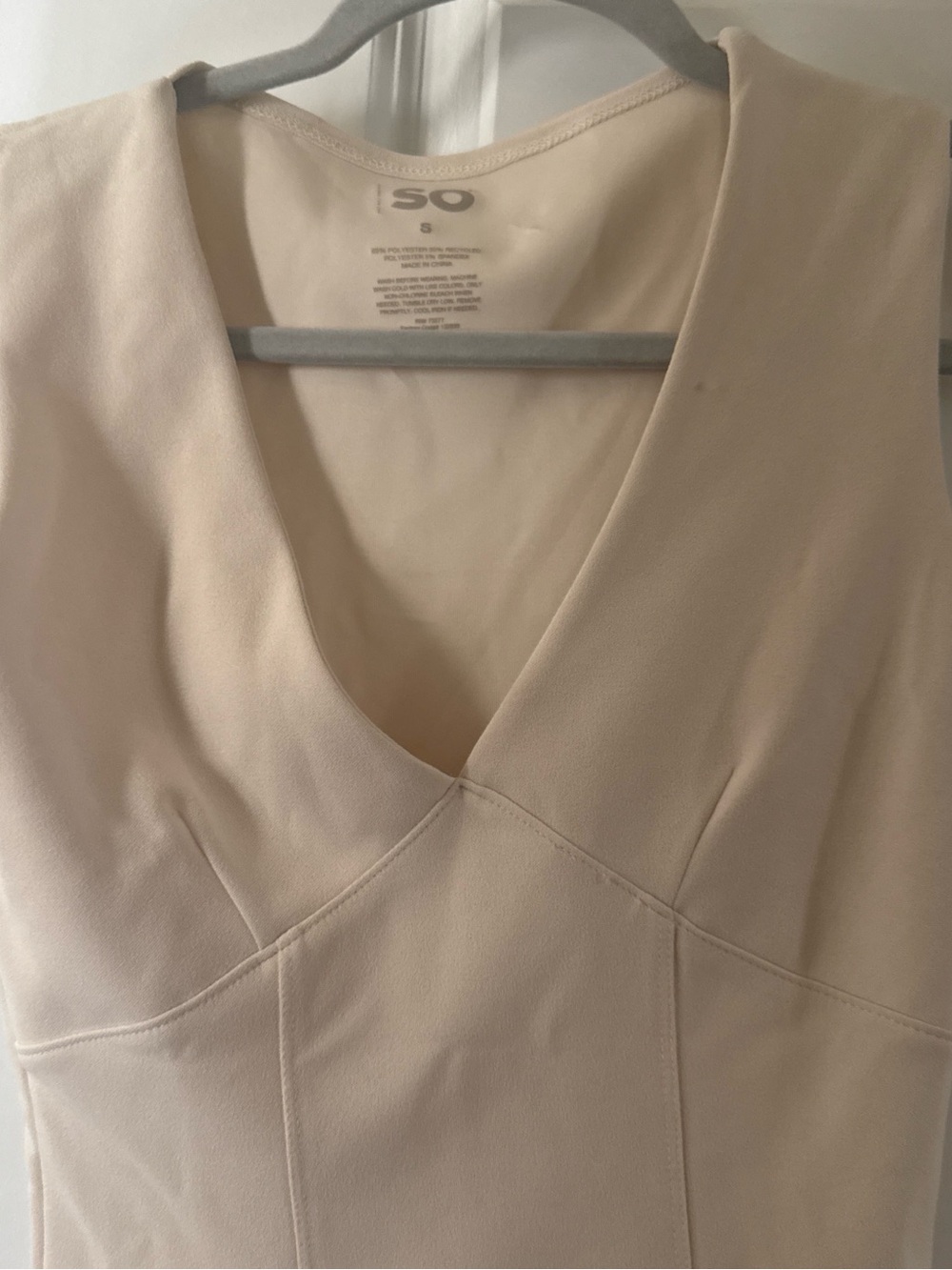 SO Cream V-Neck Sheath Dress